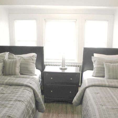 Steps Away From Hospital - 2 Queen Bed - City View Pittsburgh Esterno foto