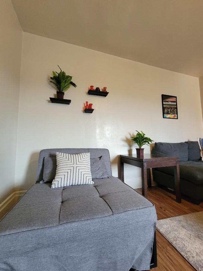 Steps Away From Hospital - 2 Queen Bed - City View Pittsburgh Esterno foto