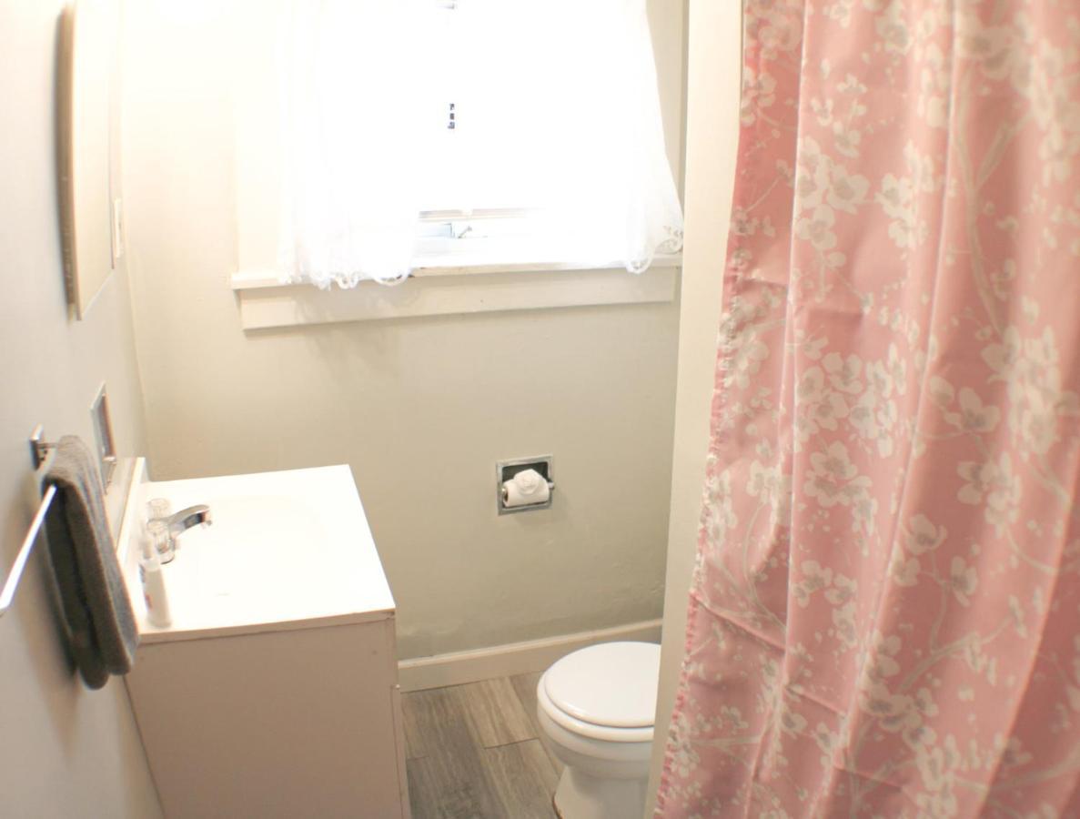 Steps Away From Hospital - 2 Queen Bed - City View Pittsburgh Esterno foto